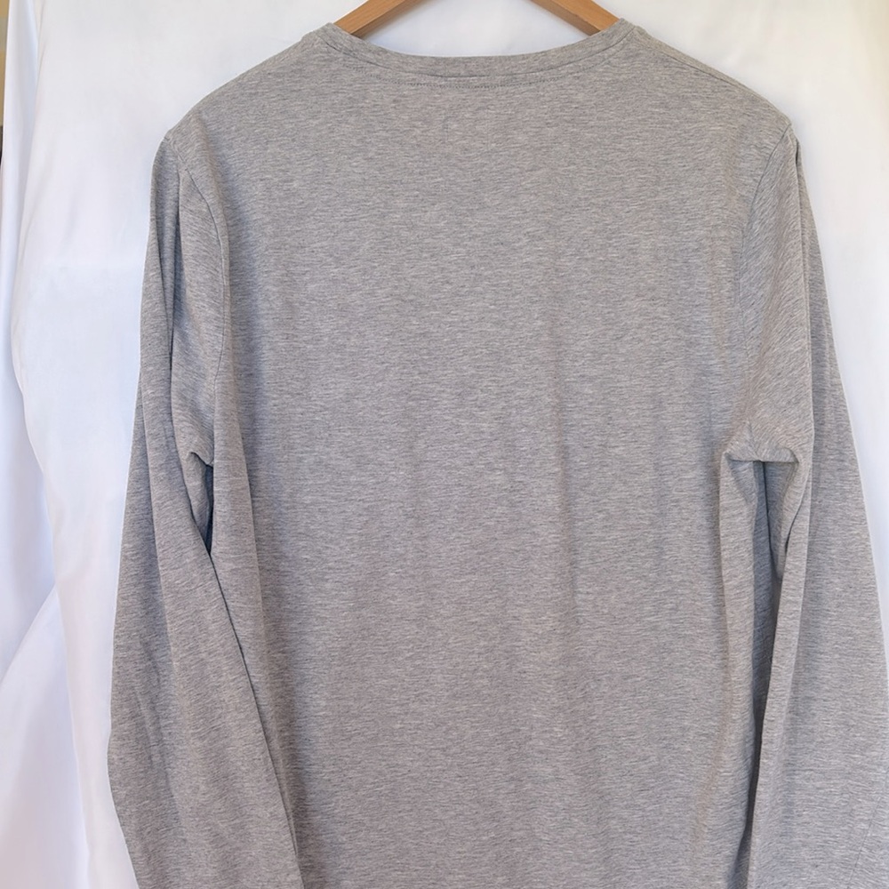 NWOT  ASOS Men’s Long Sleeve Tee Size Medium Light Gray. - Picture 3 of 9